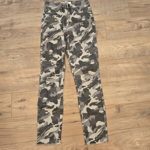 Juniors Womens Camouflage Distressed Skinny‎ Jeans Size 1/25